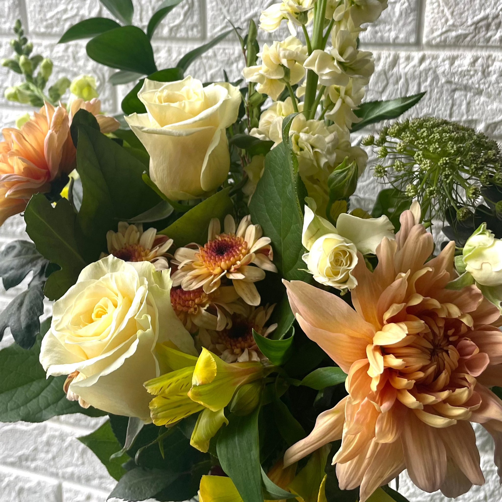 Mellow Yellow Bouquet (Handtied) – Studio Full Bloom